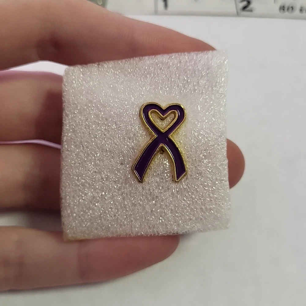 Heart Ribbon Pin - Picture 2 of 4
